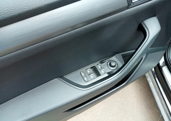 Skoda Superb cena 75700 przebieg: 159500, rok produkcji 2018 z Rajgród małe 326